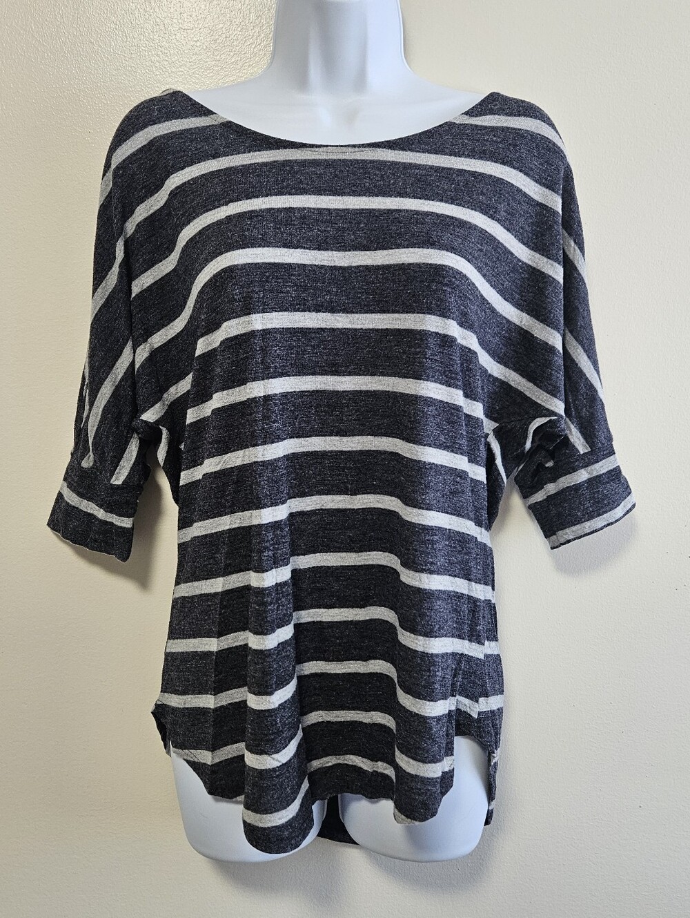 LUSH Dark grey white stripes top tee comfy short sleeve tunic Comfy Womens Med
